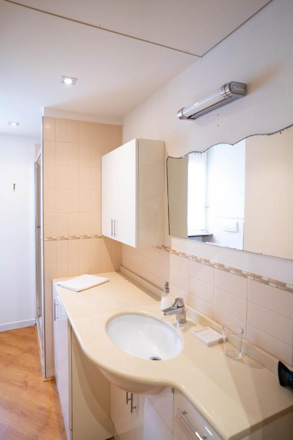 V12 Apartments - Alfieri 2A Novare Extérieur photo